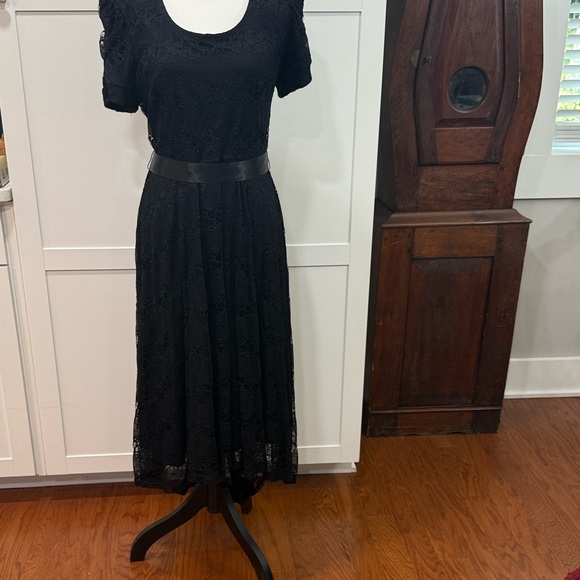 Robbie Bee Black Midi Dress - Picture 1 of 5